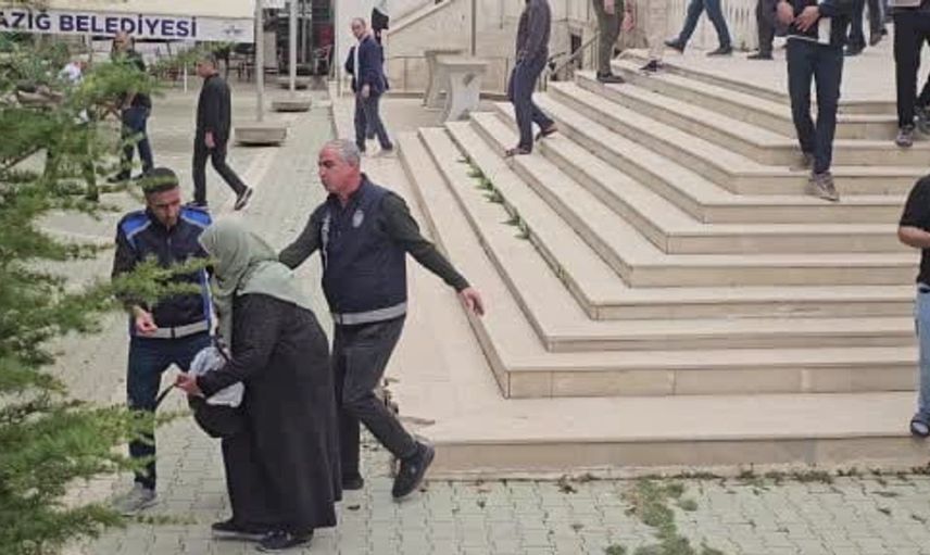 Elazığ'da zabıta denetiminde bel ağrısını unutan dilenci kaçtı