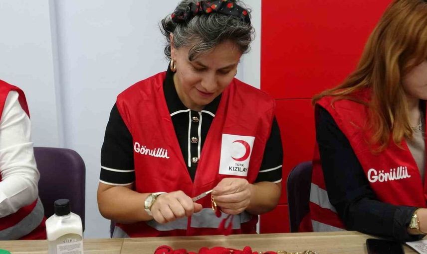 Kars'ta kadınların el emeği hayır çarşıları aracılığıyla ihtiyaç sahiplerine ulaşıyor