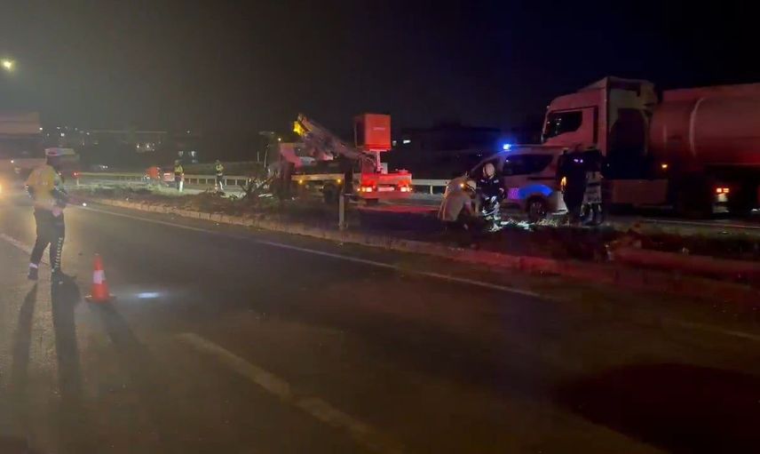 Tekirdağ'da kontrolden çıkan otomobilin kazası: sürücü hastaneye kaldırıldı