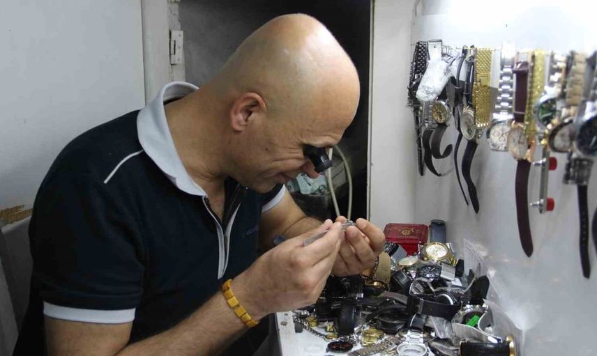 Yarım asırlık mirası 3 metrekarede yaşatan saat ustası Selahattin Bulut