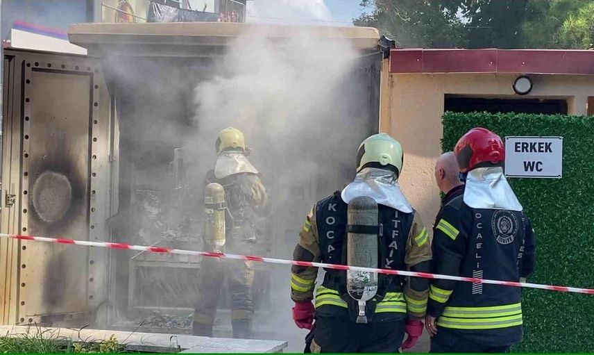 İzmit'te elektrik panosunda yangın paniği: Hızlı müdahale sayesinde kontrol altına alındı