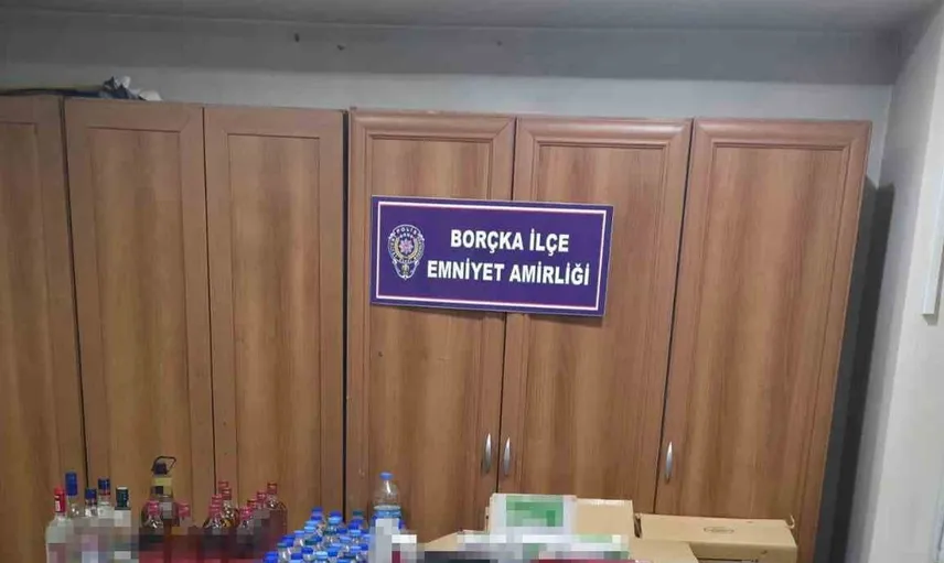 Artvin'de kaçak bal ve alkol operasyonu: 304 kilogram bal ele geçirildi