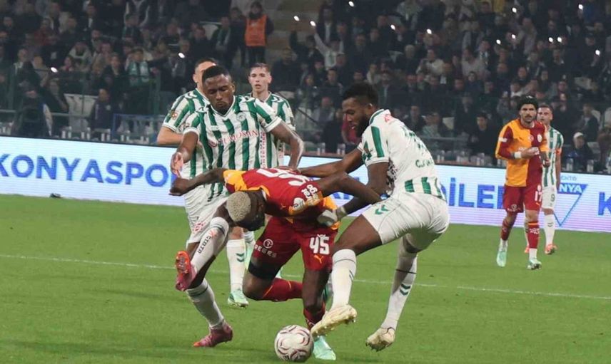 Konyaspor galatasaray'a karşı zor anlar yaşıyor: İlk yarıda 0-2 geride