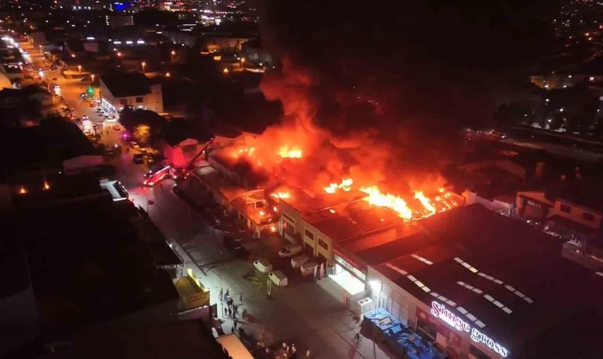 Eskişehir'de sanayi sitesindeki yangın yerel halkı tedirgin etti