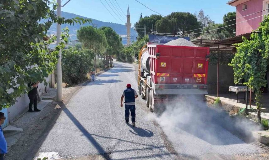 Alaşehir'de 3 mahalleye asfalt yeniliği