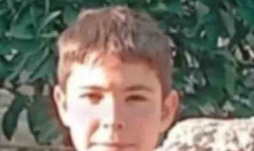 Serinlemek için girdiği kanalda boğulan çocuk, son yolculuğuna uğurlandı