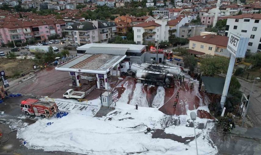 Denizli'de akaryakıt istasyonundaki yangın kısa sürede kontrol altına alındı