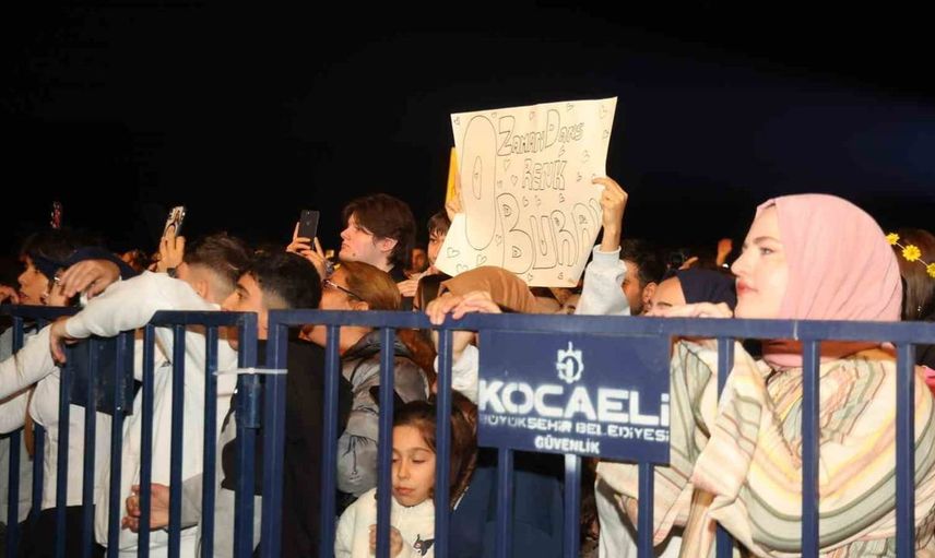 Darıca Zeytin Festivali’nde Buray ile eğlence doruklarda
