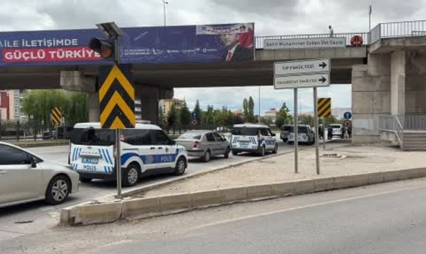 Çorum'da üst geçitten atlayan kadın yaralandı