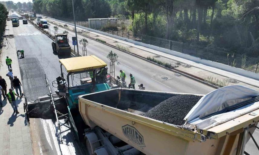 Antalya'da cop31 hazırlıkları için asfalt çalışmalarına hız verildi