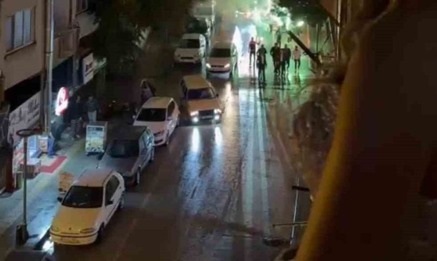 Burdur'da unutulmaz kız isteme seremonisi: Meşaleler ve havai fişeklerle renkli gösteri