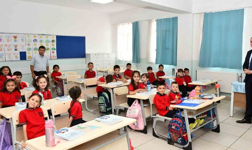 Osmaneli'de yeni eğitim yılı başladı: 3 bin 385 öğrenci ders başı yaptı
