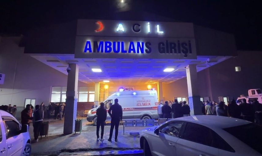 Yüksekova'da evinde hareketsiz bulunan genç kız hastanede hayatını kaybetti