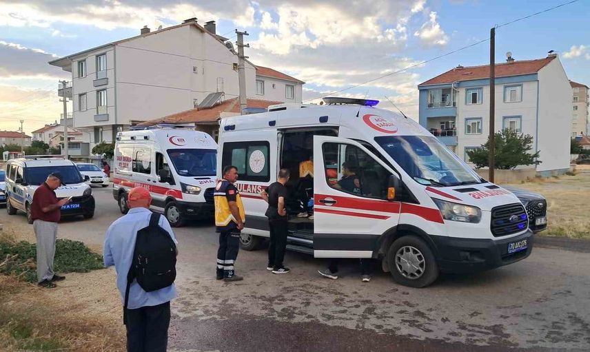 Karaman'da okul servisi ile hafif ticari araç çarpıştı: 6 kişi yaralandı