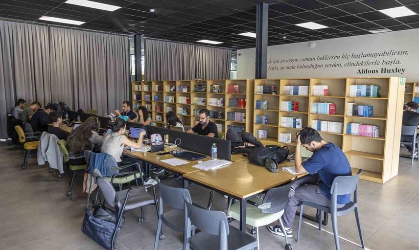 Mersin'deki 17 okuma salonu öğrencilerin eğitimine destek sağlıyor