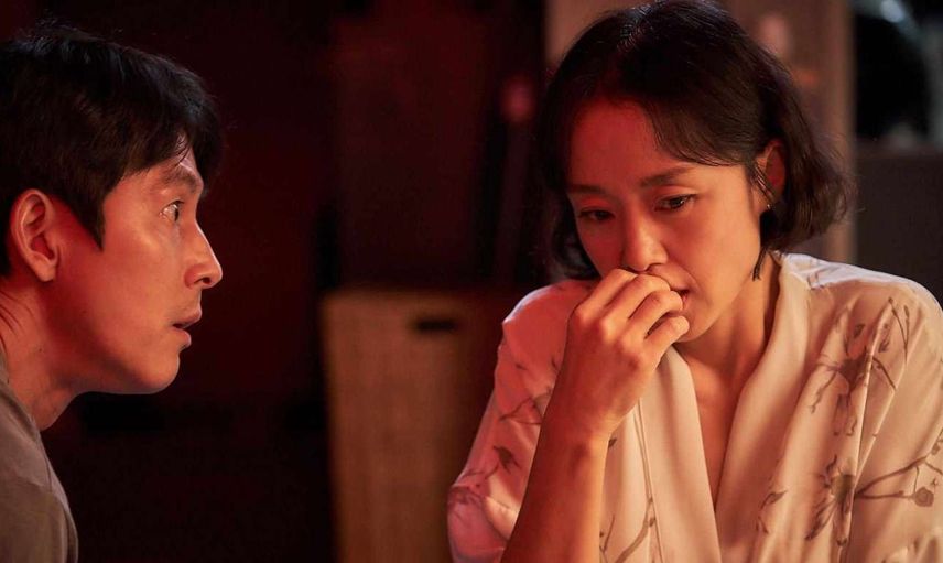 Beasts Clawing at Straws film konusu ve oyuncuları