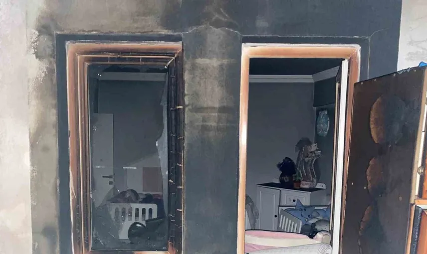 Balıkesir’deki balkon yangını, itfaiyenin hızlı müdahalesiyle kontrol altına alındı