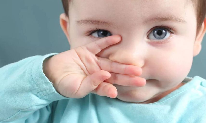 Bebek burun tıkanıklığı belirtileri nelerdir? Bebek burun tıkanıklığını geçirmek için doğal yöntemler