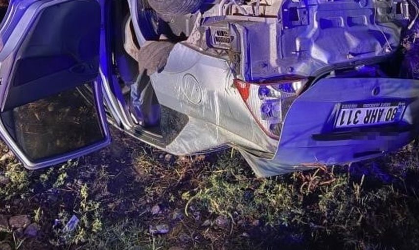 Osmaniye'de otomobil şarampole uçarak takla attı, 3 yaralı
