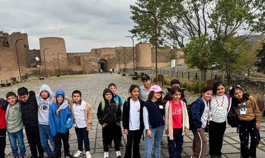 Akyaka öğrencileri Kars'ın tarihini yerinde keşfetti