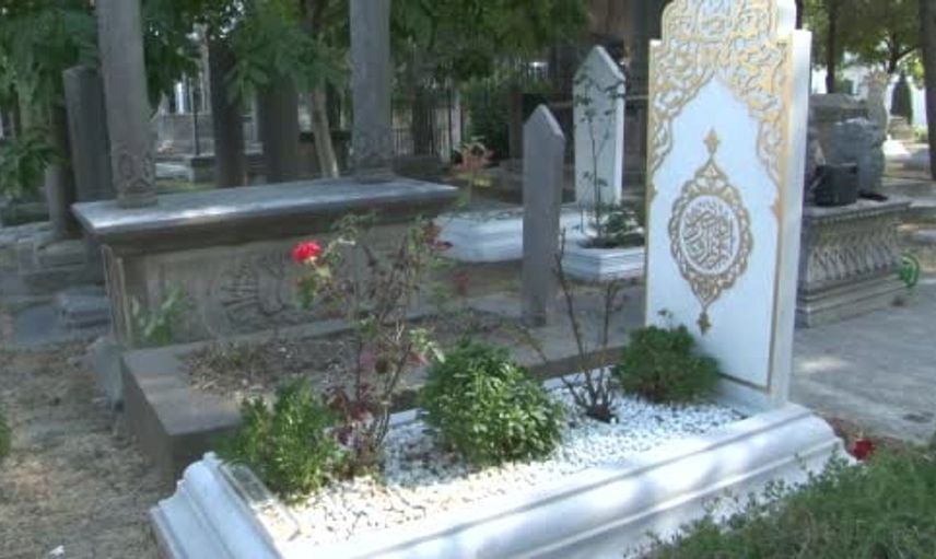 Rasim Özdenören vefatının 4. yılında kabri başında anıldı