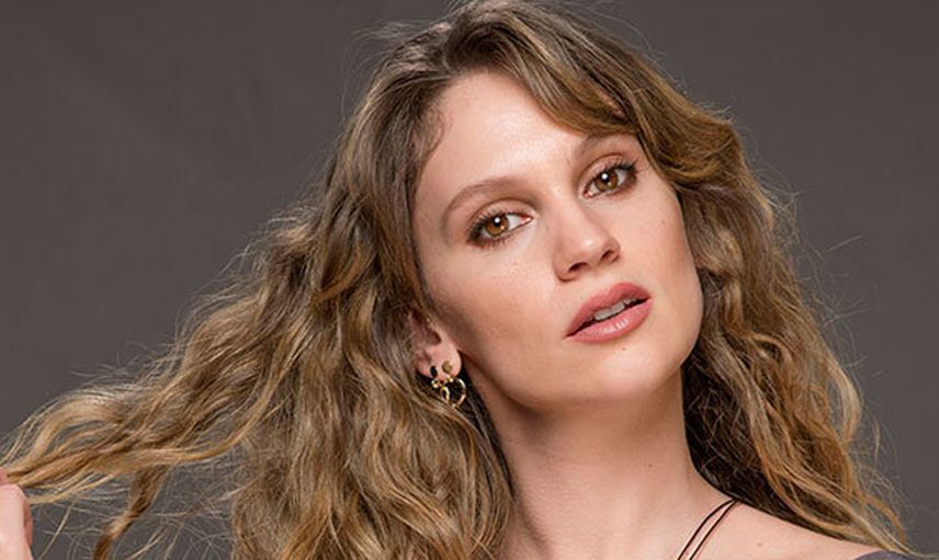 Bergen filminin Kozan'da yayınlanmasına müsaade etmeyen Belediye Başkanı Kazım Özgan'a başrol Farah Zeynep Abdullah'tan olay paylaşım!