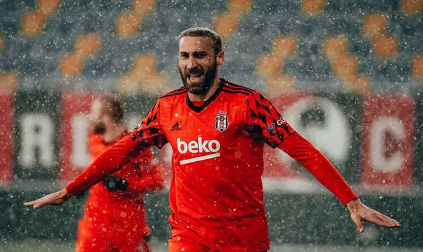 Beşiktaş Cenk Tosun'u Yetiştirmek İstiyor!