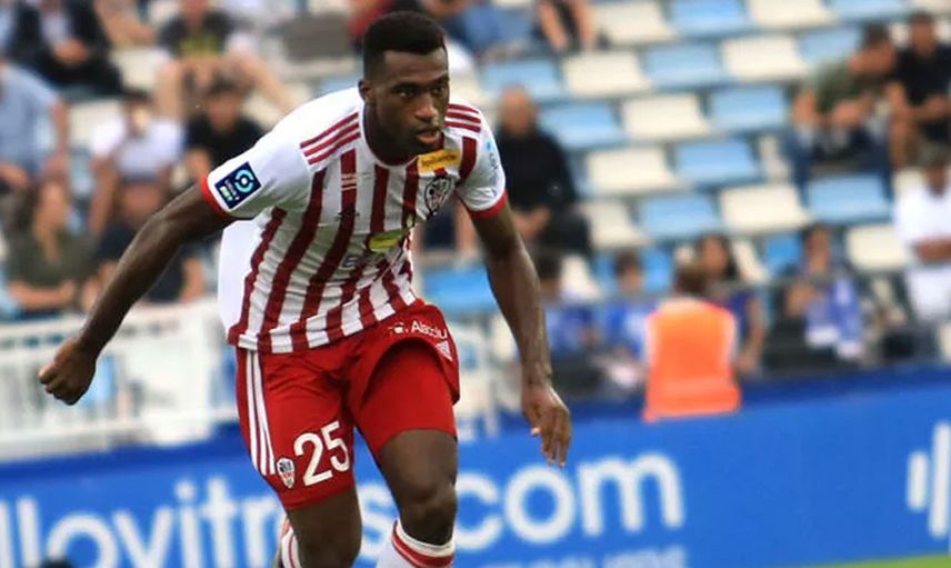 Beşiktaş gelecek sezon için stoper transferinde Oumar Gonzalez'i gözüne kestirdi!