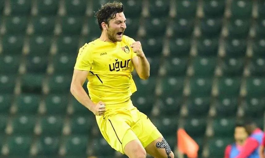 Beşiktaş Süper Lig'e yükselme başarısı gösteren İstanbulspor'un oyuncusu Emrecan Uzunhan'ı transfer etmek istiyor!