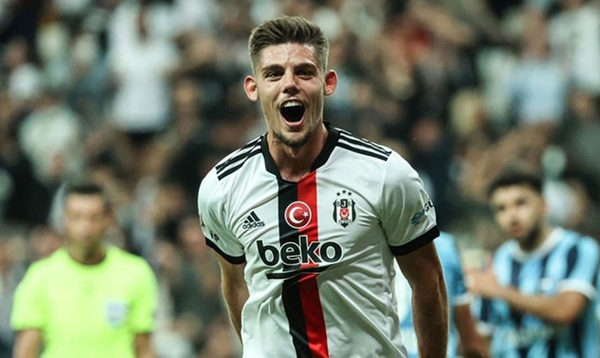 Beşiktaş'ın futbolcusu Francisco Montero ülkesinde dikkat çeken açıklamalara yer verdi! Futbolcu bir gün yeniden İspanya'da forma giymek istediğini açıkladı