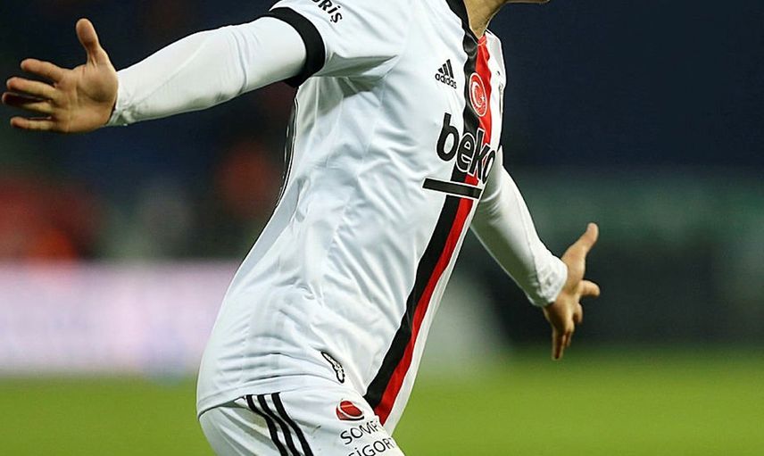 Beşiktaş'ın genç yıldızı Emirhan İlkhan, Trabzonspor derbisinde forma giyemeyecek