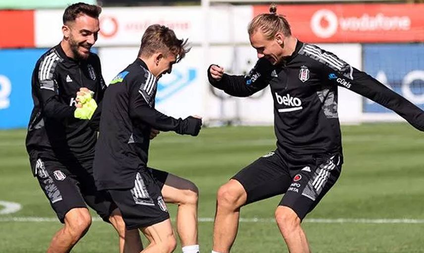 Beşiktaş'ın Göztepe ile oynayacağı Süper Lig maçının antrenmanında Domagoj Vida takımla beraber çalıştı!