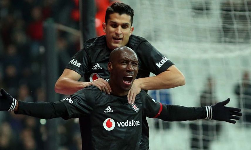 Beşiktaş'ta Atiba Hutchinson Takımla Toplantı Yaptı!