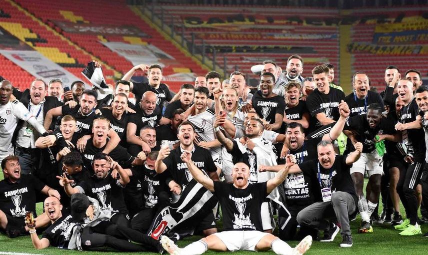 Beşiktaşta gidecek ve kalacak isimler 2022