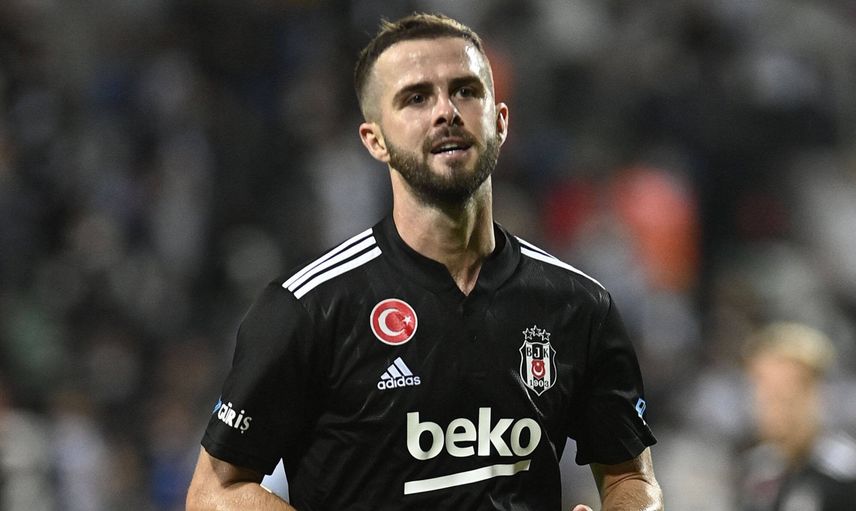 Beşiktaş'ta Miralem Pjanic sezon sonunda Barcelona'a geri döneceğini açıkladı