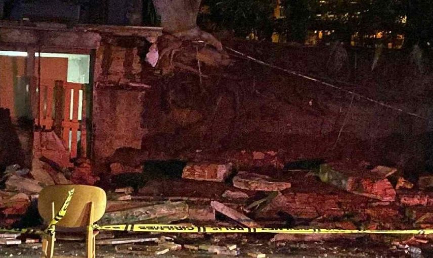 Beşiktaş'ta ünlü şef Somer Sivrioğlu'na ait lüks restoranın duvarı çöktü