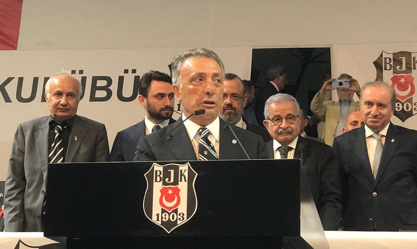 Beşiktaş'ta yeniden başkanlığa seçilen Ahmet Nur Çebi, seçim sonuçlarının açıkılanmasının ardından kürsüye gelerek Beşiktaşlılara birlik ve beraberlik mesajında bulundu