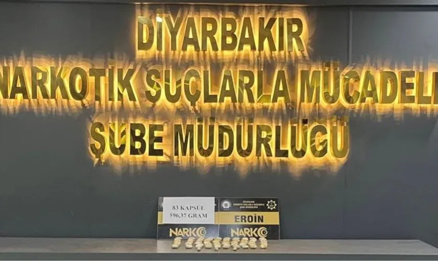 Diyarbakır'da iç bedende eroin ele geçirildi: 83 kapsül bulundu