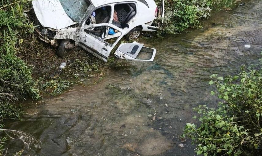 Hatay'da dereye uçan otomobilde 3 kişi yaralandı