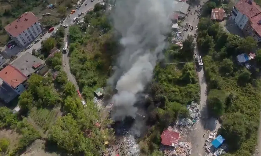 Devrek’te alev alev yükselen duman, itfaiye ekiplerini alarma geçirdi