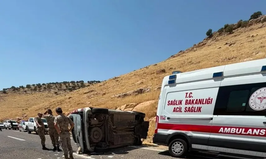 Mardin'de hafif ticari araç kazası: 1 kişi hayatını kaybetti, 1 kişi yaralandı