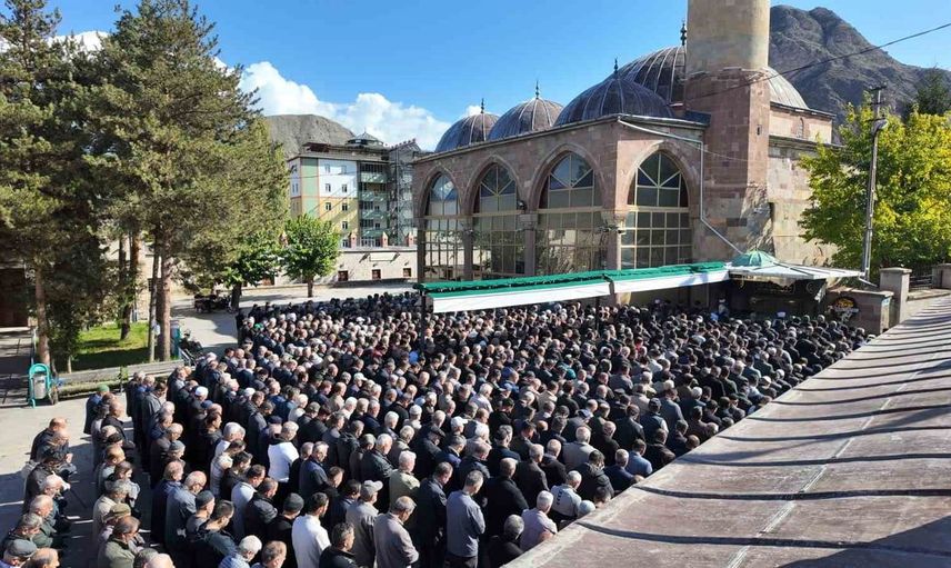 Oltu'da sevilen esnaf ahmet turan'ın ani vefatı büyük üzüntü yarattı
