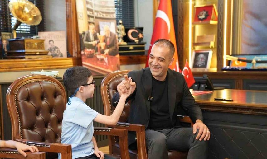 Ahmet Sami'nin tedavi kampanyası mutlu bir sona ulaştı: Yurt dışına gidiyor