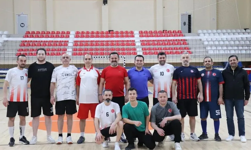 Bilecik Aile ve Sosyal Hizmetler İl Müdürü Personel ile Voleybol Etkinliği Düzenledi