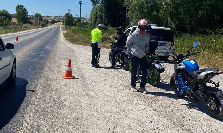 Bilecik’in Pazaryeri ilçesinde motosiklet ve elektrikli bisikletlere sıkı denetim