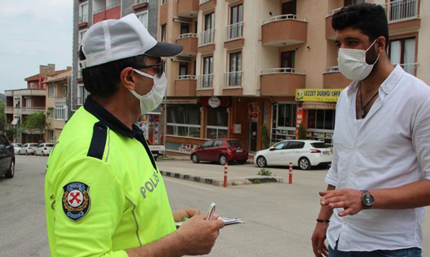 Bilecik’te Yayaya Çarpan Otomobil, Çiğköfte Dükkanına da Giriyordu