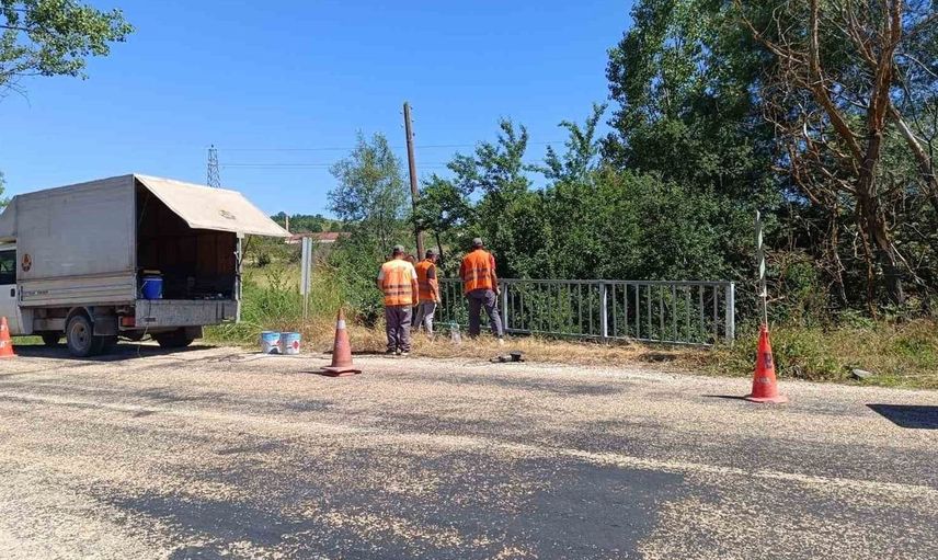 Bilecik'teki köprü korkulukları yenilendi