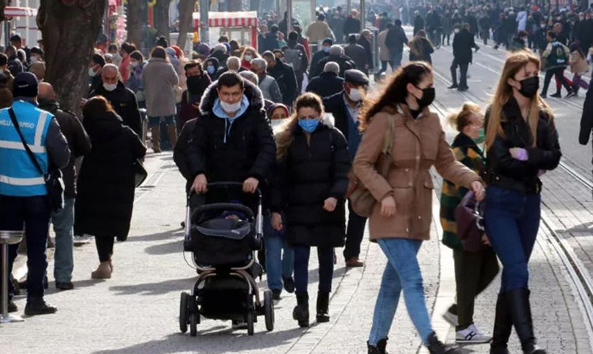 Bilim Kurulu Üyesi Tarih Vererek Duyurdu: 'Omicron Pik Yapacak'