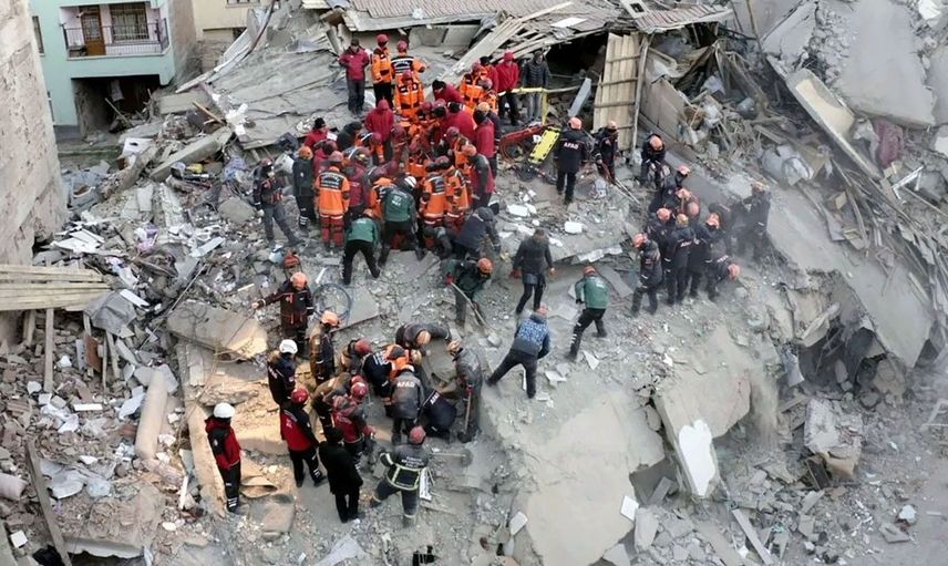 Bir deprem daha meydana geldi 5.5 ile salladı