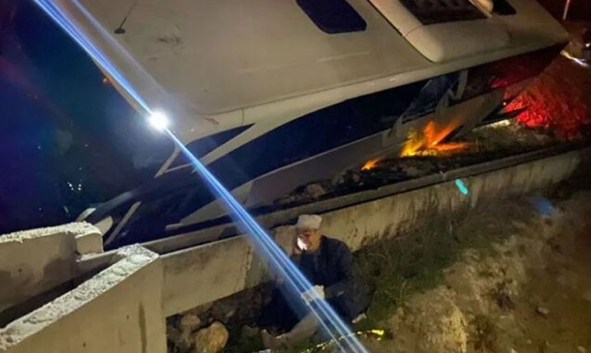 Adana'da otobüs kazası! Onlarca yolcunun yaralandığı açıklandı